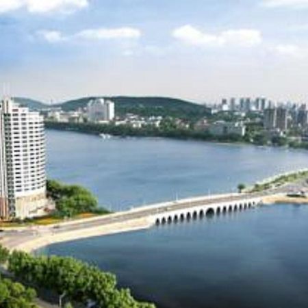 Hongyi Hotel Vuhan Dış mekan fotoğraf